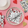 Kép 4/6 - PAW Kétoldali mintás papírszalvéta 33x33 cm 3 rétegű 20 db/csomag Szerelembe esni